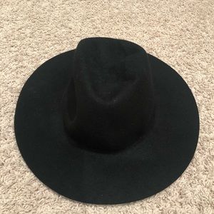100% wool black floppy hat from Aritzia